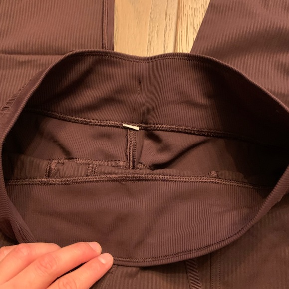 Lululemon Black Satin Dance Studio Crop size 4 - Picture 7 of 10